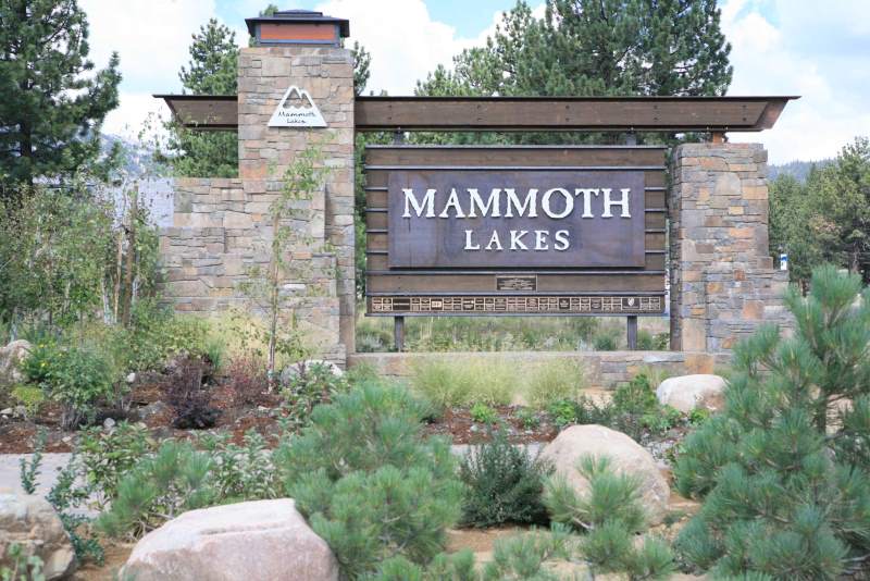 Mammoth Lakes Gateway Monument