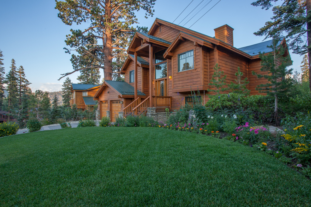 Ideal Mountain Home in Mammoth Lakes: Mammoth Slopes 4 Front of 175 Convict Drive