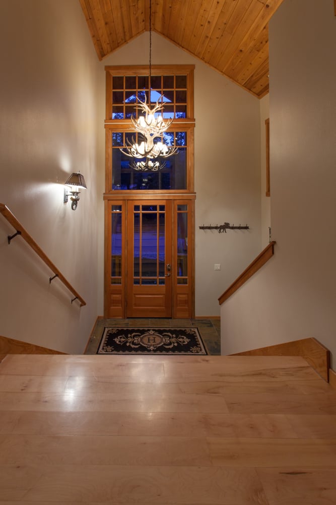 Ideal Mountain Home in Mammoth Lakes: Mammoth Slopes 6 Entry to 175 Convict Drive