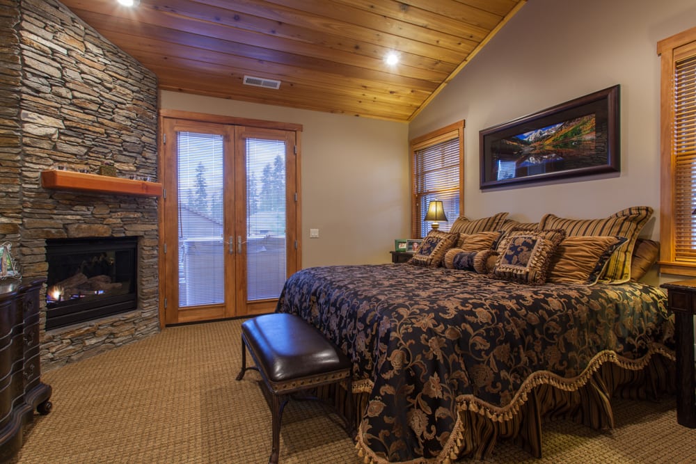 Ideal Mountain Home in Mammoth Lakes: Mammoth Slopes 10 Mountain Bedroom