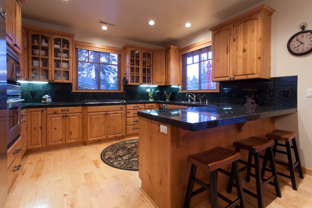 Ideal Mountain Home in Mammoth Lakes: Mammoth Slopes 5 175 Convict Drive - Kitchen