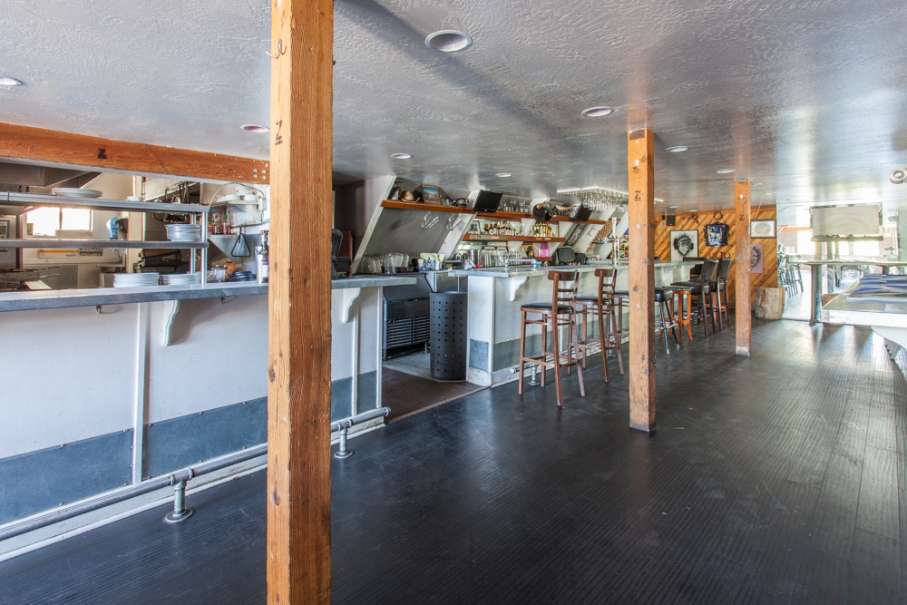 Restaurant For Sale: Mammoth Lakes 5 Bar