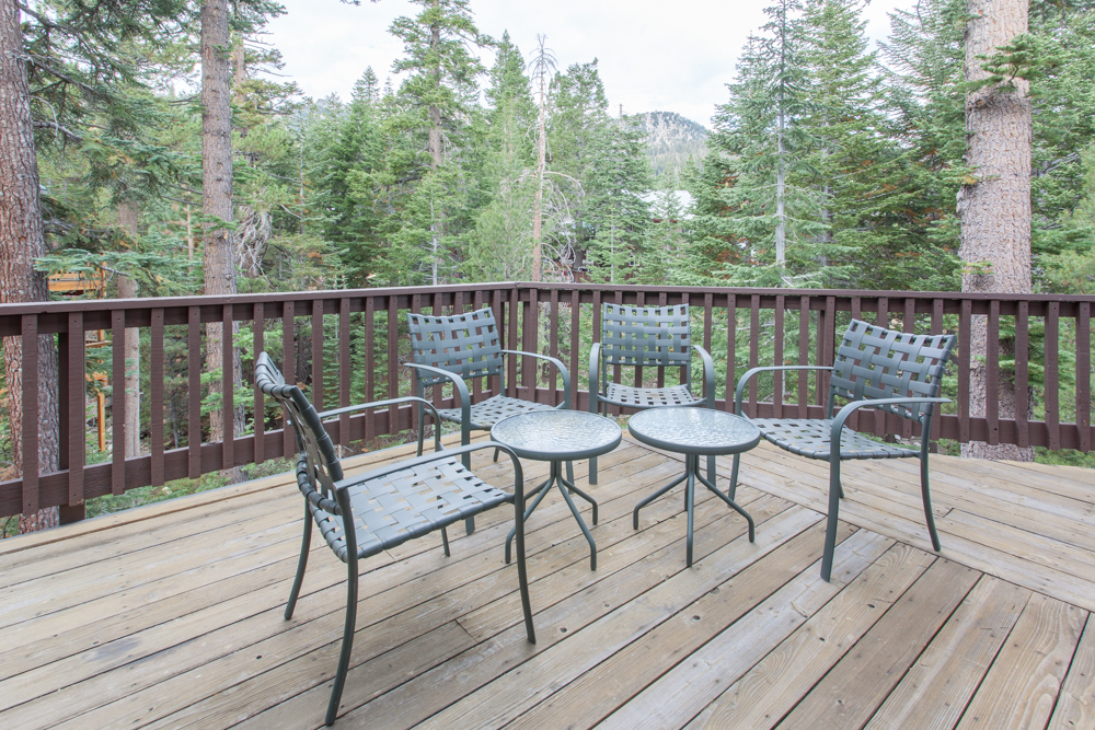 Mill Street: Mammoth Lakes 7 Balcony off Dining Area