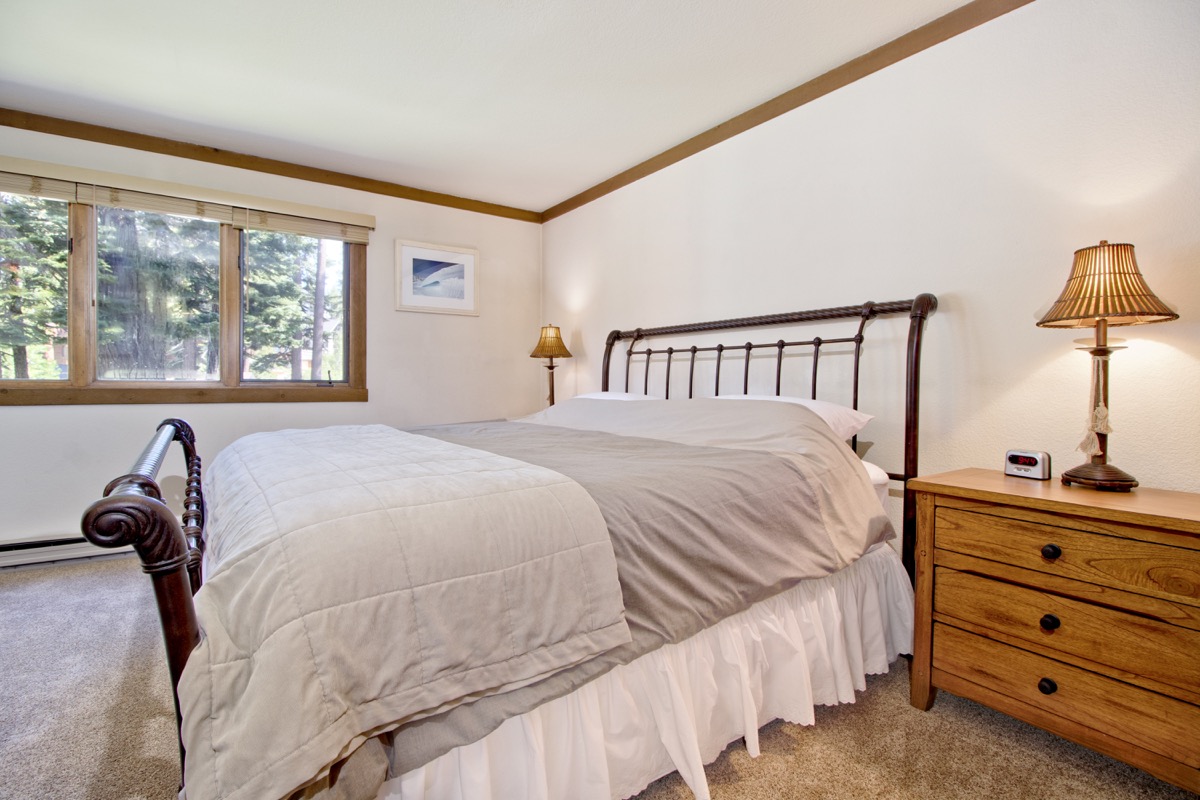 Mountainback Condominiums #84