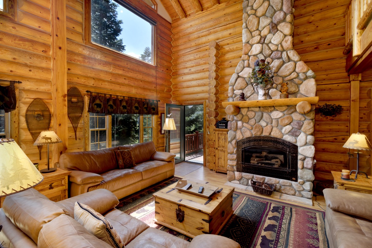 Log Homes in Mammoth Lakes