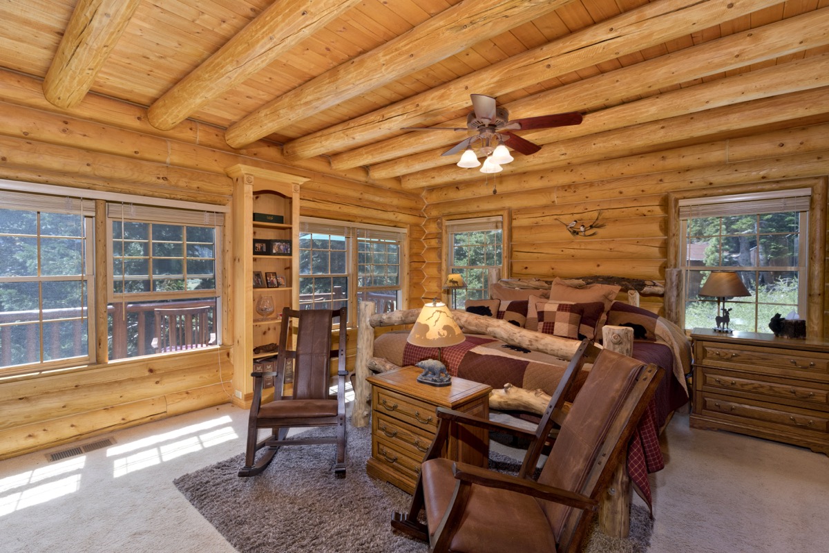 Log Homes in Mammoth Lakes 5 Log Bedroom