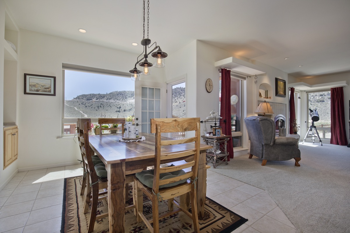 Dining Room 75 Larkspur