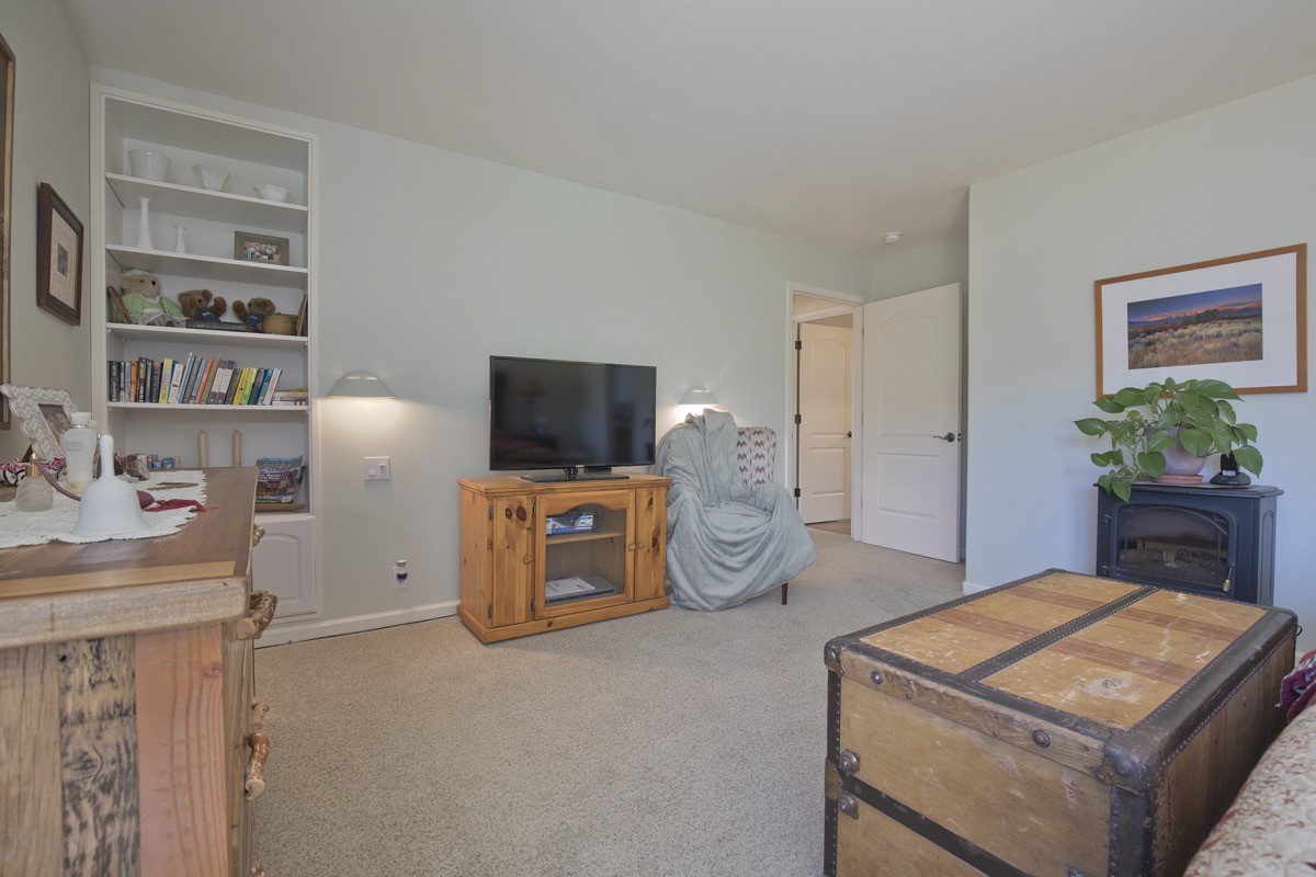 75 Larkspur Lane