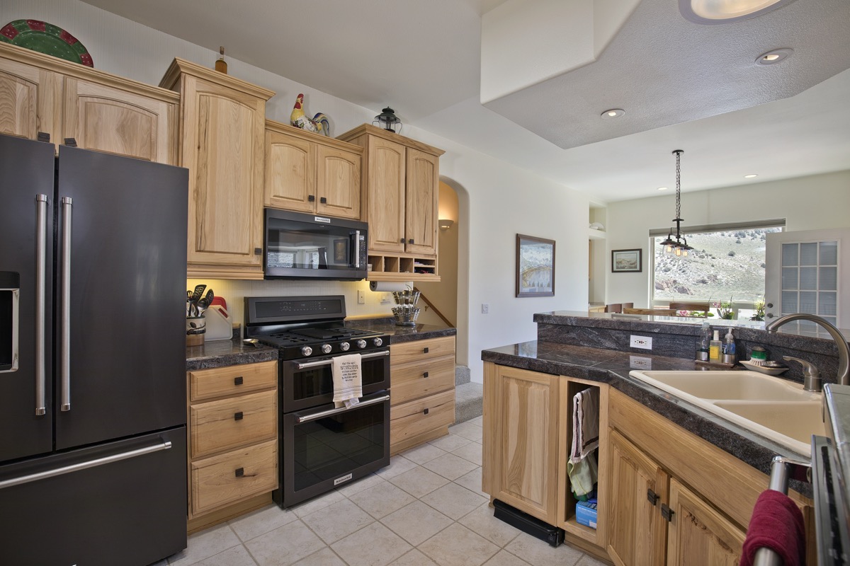 kitchen larkspur