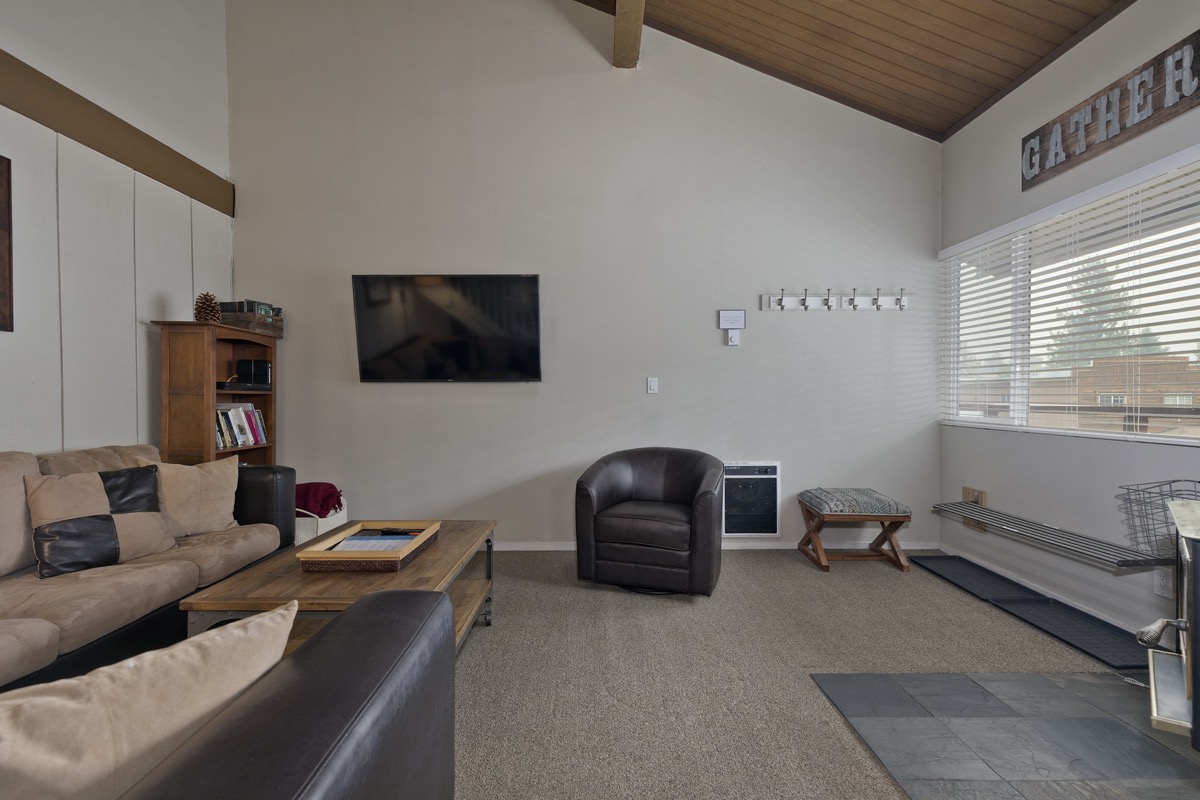 Sierra Manors 2 Bedroom + Loft