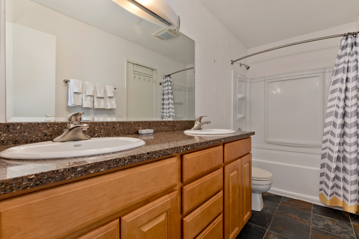 Bathroom 1849 unit #521