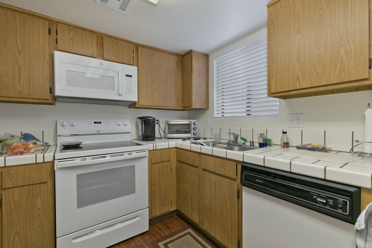 Kitchen of 168 Mono Street