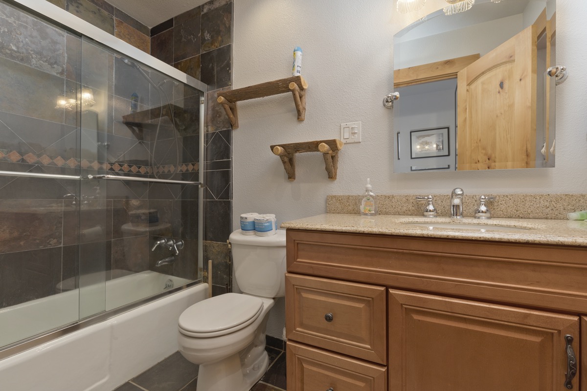 photos showing the bathroom fireside 102