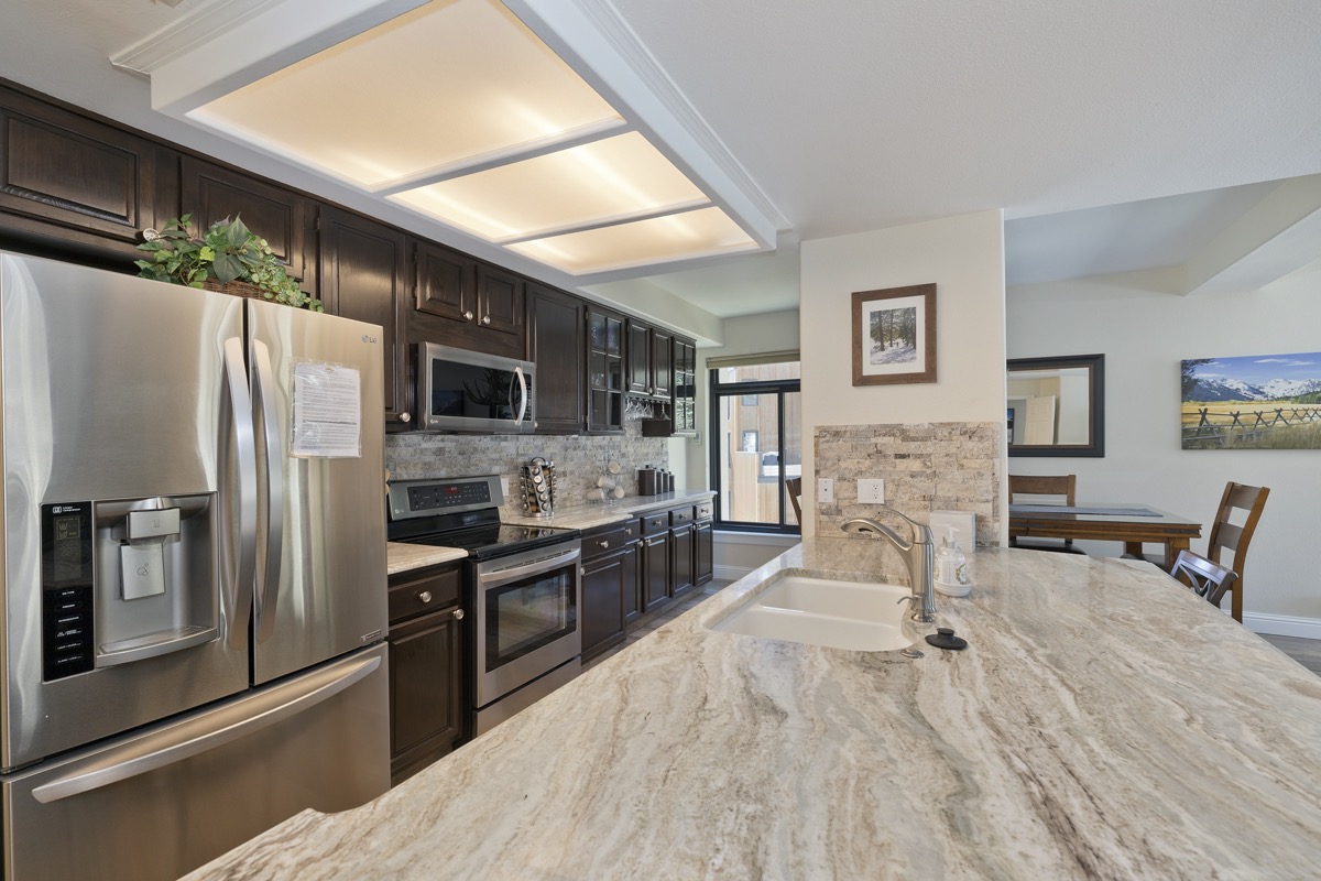 Kitchen Silver Bear Mammoth