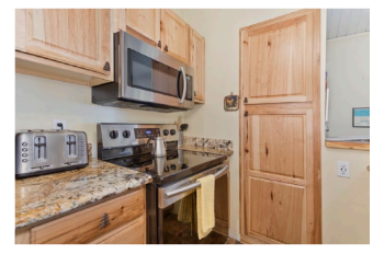 Market Report: Year End 2024 19 165 Old Mammoth Road #89