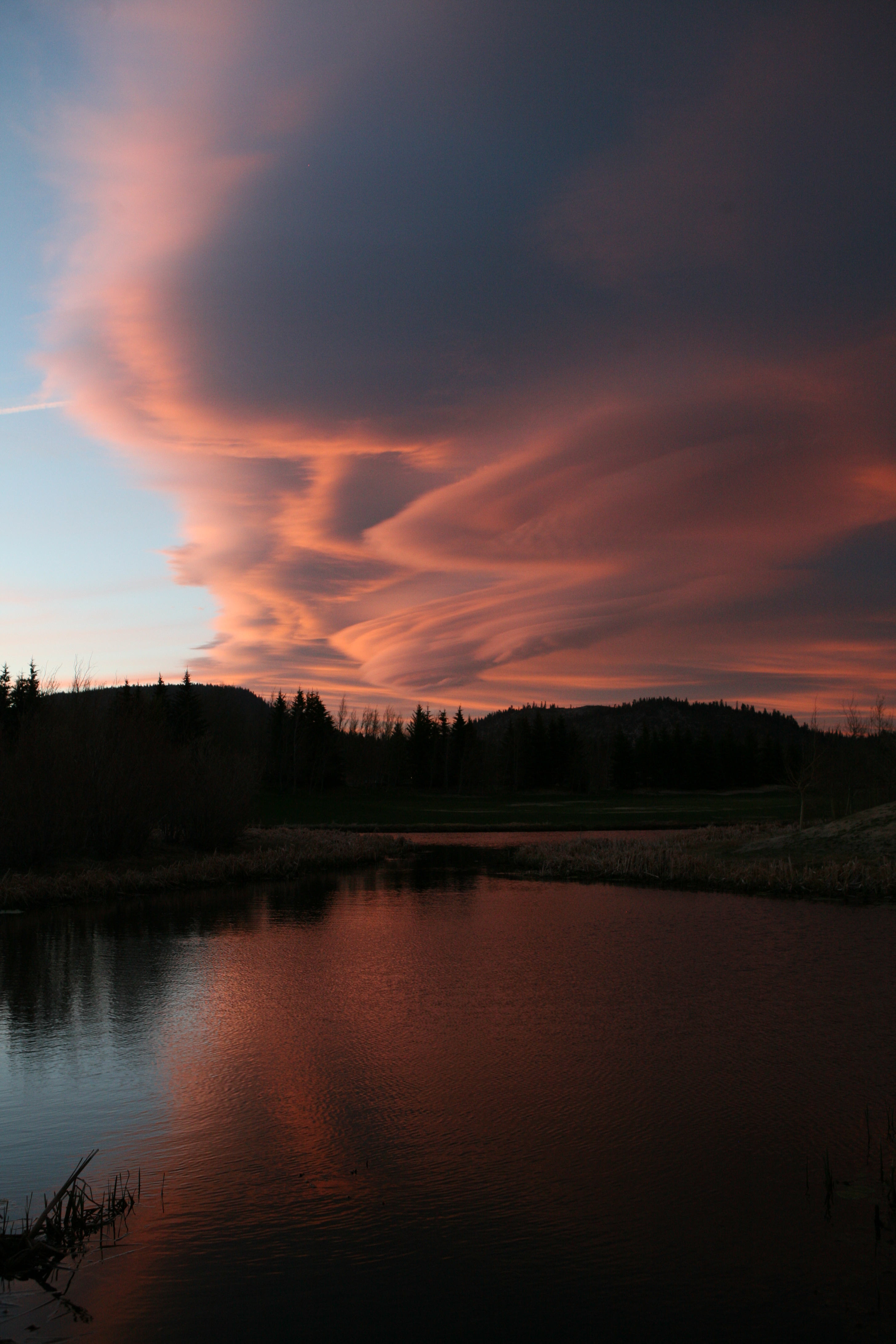 Epic Sunsets of the Eastern Sierra: Favorite Sunsets Near Mammoth Lakes 4 1 Sierra Wave over Snowcreek by matthew Lehman 1