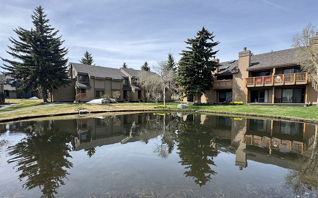 Snowcreek Condos for Sale in Mammoth Lakes CA
