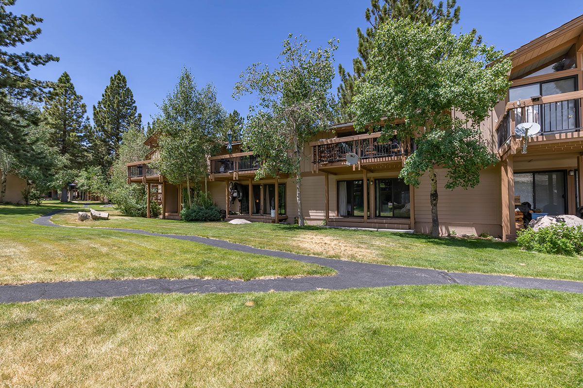 Villa De Los Pinos Condos for Sale Mammoth Lakes